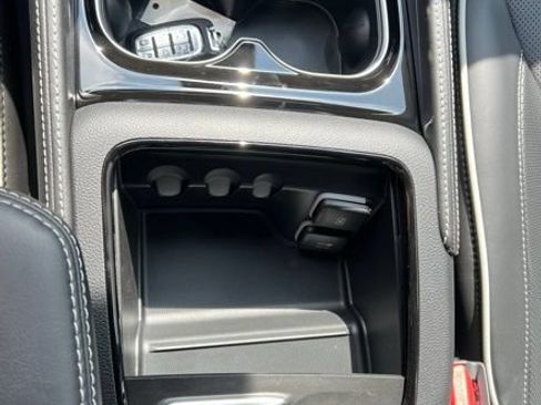New 2025 Chrysler Pacifica Limited FWD image 18