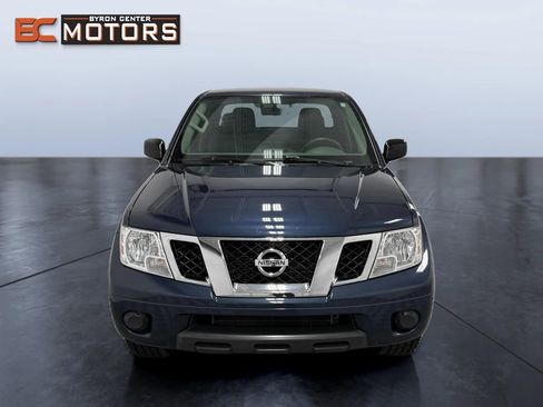 Used 2019 Nissan Frontier SV image 8