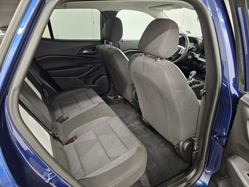 Used 2024 Chevrolet Trax LS w/ LS Convenience Package FWD image 24