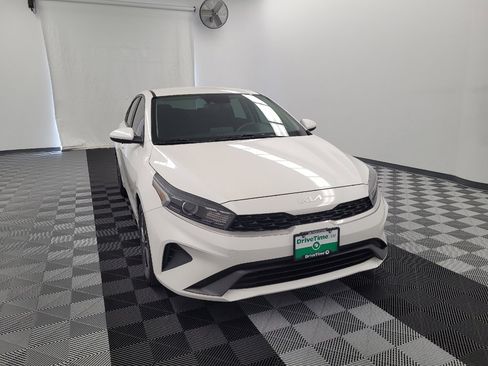 Used 2022 Kia Forte LXS image 14