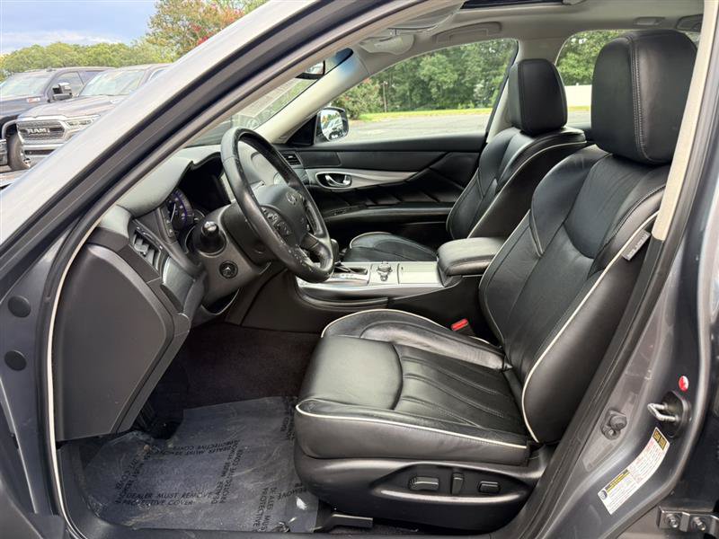 Used 2017 INFINITI Q70 3.7 AWD/4WD image 23
