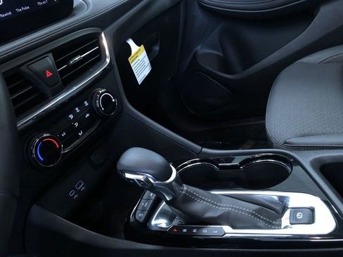 Used 2025 Buick Encore GX Preferred image 30