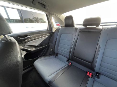 Used 2025 Volkswagen Jetta SE image 39