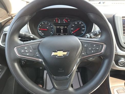 Used 2020 Chevrolet Equinox LS w/ LS Convenience Package AWD/4WD image 21