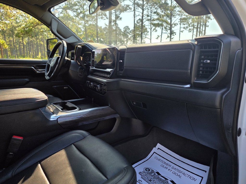 Used 2024 Chevrolet Silverado 2500 LTZ w/ LTZ Plus Package AWD/4WD image 25