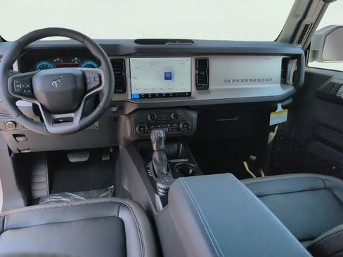 New 2026 Ford Bronco Outer Banks AWD/4WD image 18