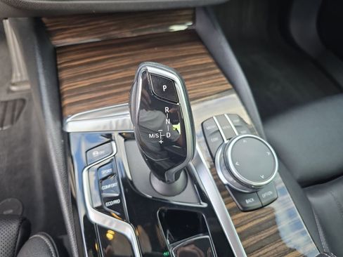 Used 2022 BMW 540i xDrive w/ Convenience Package image 21