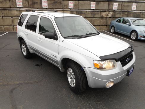 Used 2006 Ford Escape 4WD Hybrid image 5