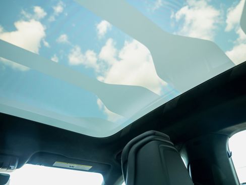 New 2025 Porsche Taycan GTS image 30