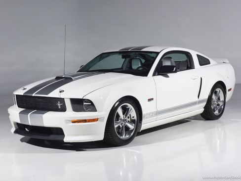 Used 2007 Ford Mustang GT image 3