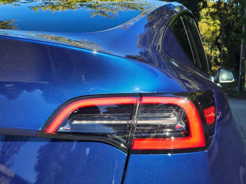 Used 2023 Tesla Model Y Long Range AWD/4WD image 30