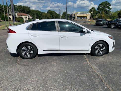Used 2017 Hyundai Ioniq SEL w/ Tech Package 02 FWD image 4