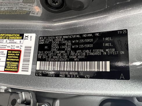 Used 2026 Toyota Highlander Platinum AWD/4WD image 35