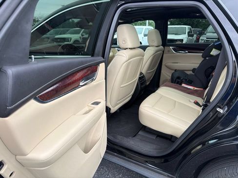 Used 2019 Cadillac XT5 Premium Luxury AWD/4WD image 13