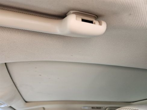 Used 2017 Toyota Highlander Limited Platinum image 25