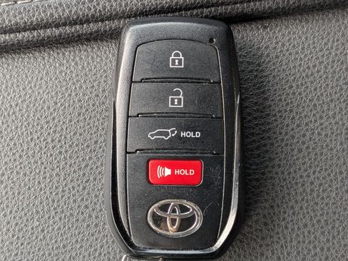 Used 2025 Toyota Grand Highlander AWD Hybrid image 39