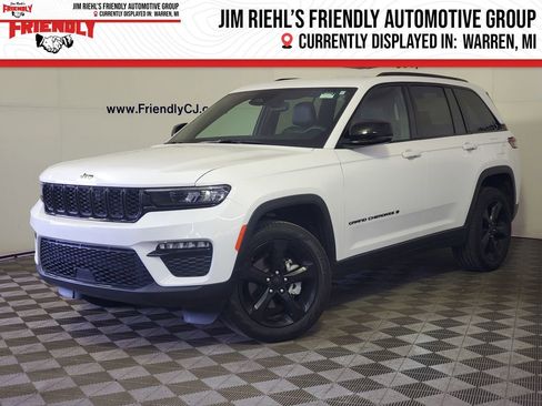 Used 2024 Jeep Grand Cherokee Limited w/ Black Appearance Package AWD/4WD image 1