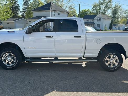 Used 2025 RAM 2500 Big Horn AWD/4WD image 4