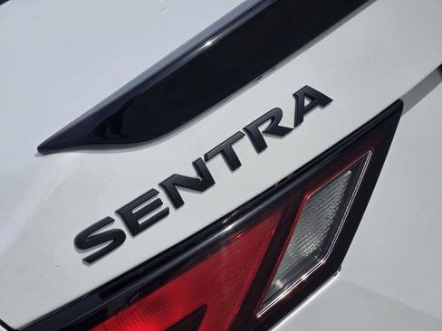 Certified 2023 Nissan Sentra SR FWD image 10