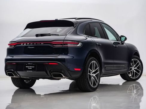 Used 2022 Porsche Macan AWD/4WD image 11