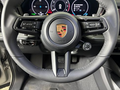 New 2026 Porsche Cayenne image 23