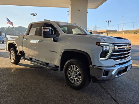 Used 2024 Chevrolet Silverado 2500 LTZ AWD/4WD image 7