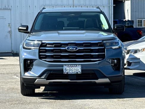 Used 2025 Ford Explorer Active w/ Active Comfort Package image 9