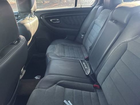Used 2015 Ford Taurus SHO image 8