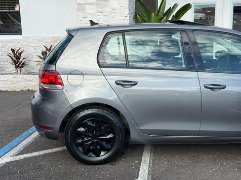 Used 2013 Volkswagen Golf 4-Door FWD image 15