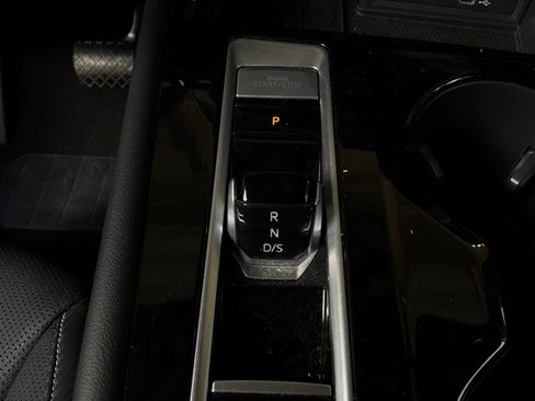 Used 2026 Volkswagen Atlas Cross Sport SE FWD image 25