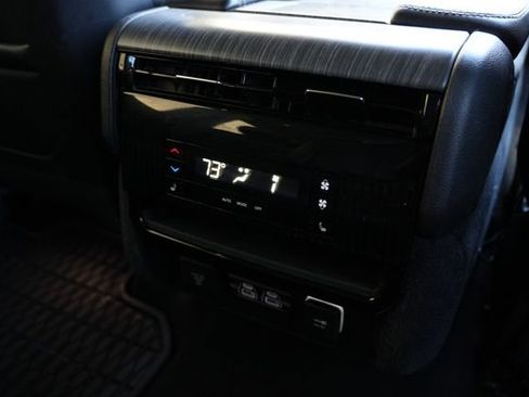 Used 2024 Jeep Wagoneer L Series II w/ Flexible Seating Group image 24