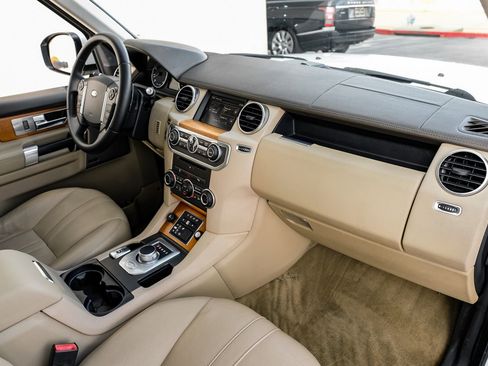 Used 2016 Land Rover LR4 HSE AWD/4WD image 12