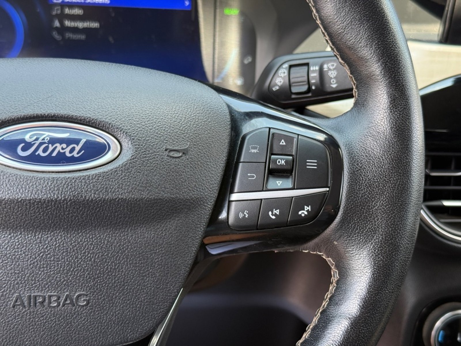 Used 2022 Ford Escape Titanium w/ Titanium Elite Package AWD/4WD image 23