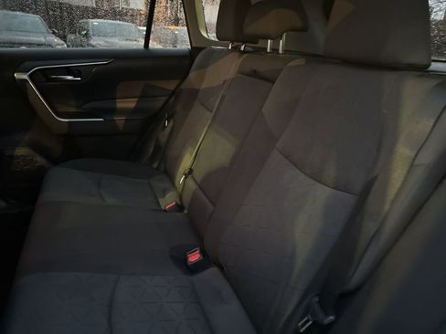 Used 2020 Toyota RAV4 XLE image 22