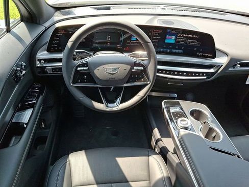 New 2025 Cadillac Lyriq Luxury image 7