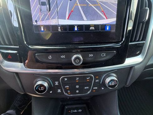 Used 2023 Chevrolet Traverse LT w/ Rear Camera Mirror Package AWD/4WD image 22