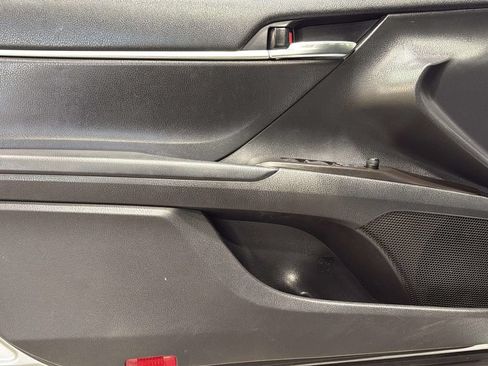 Used 2022 Toyota Camry SE FWD image 17