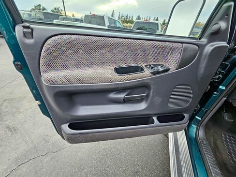 Used 1998 Dodge Ram 2500 Truck 4x4 Club Cab image 19