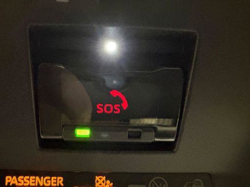 Certified 2024 Toyota Prius LE image 19