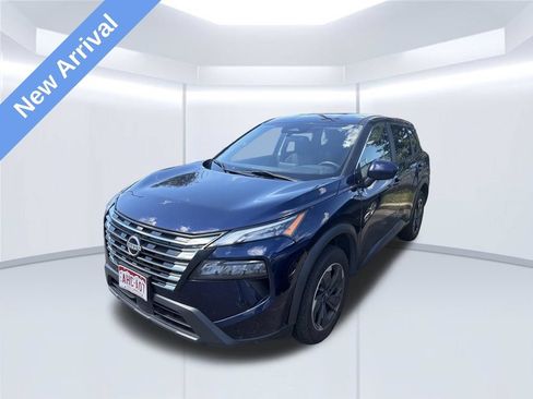 Used 2024 Nissan Rogue SV AWD/4WD image 1