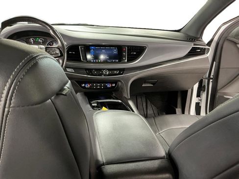 Used 2022 Buick Enclave Essence w/ Experience Buick Package FWD image 6