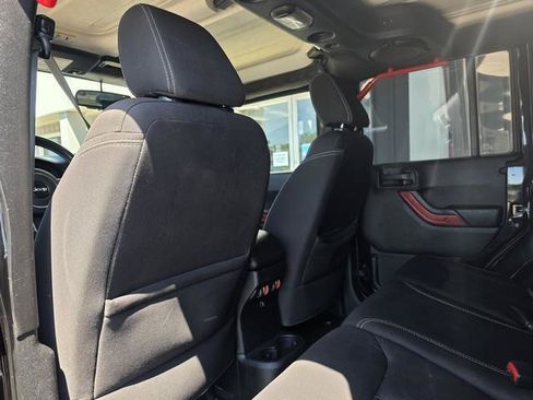 Used 2013 Jeep Wrangler Unlimited Sahara w/ Connectivity Group AWD/4WD image 18