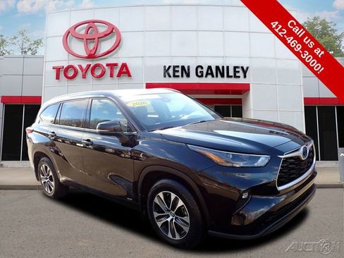 Used 2022 Toyota Highlander XLE image 1