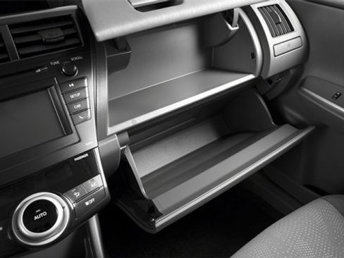 Used 2014 Toyota Prius V Five image 15