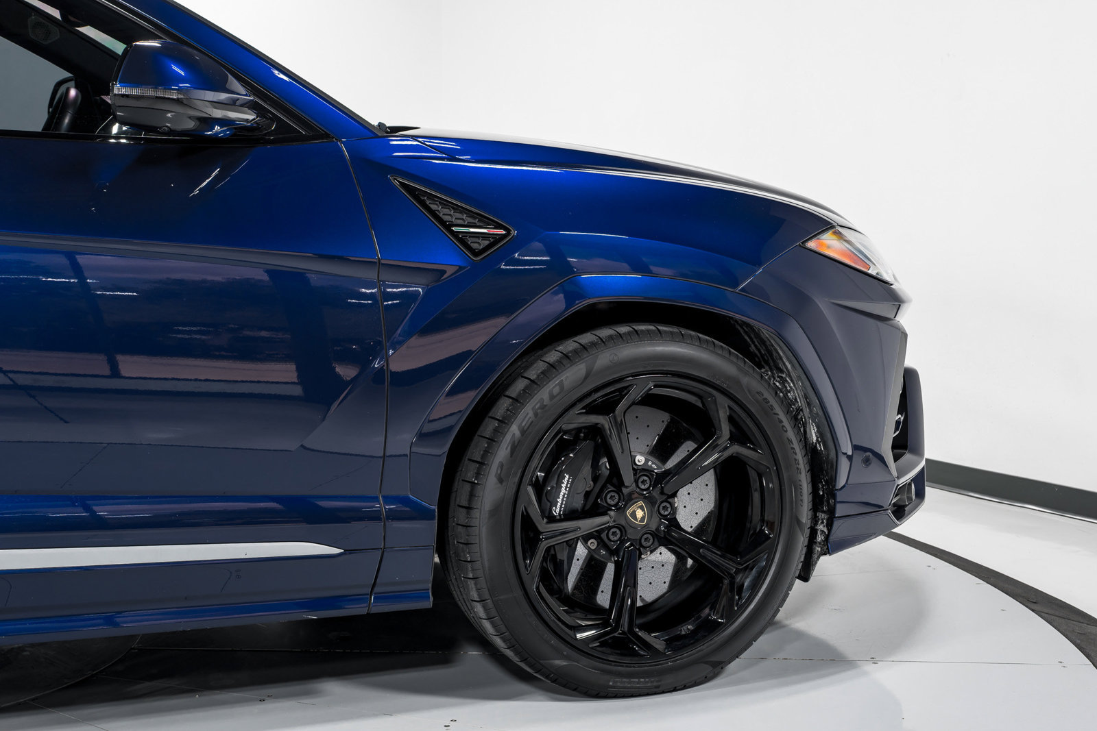 Used 2021 Lamborghini Urus AWD/4WD image 50