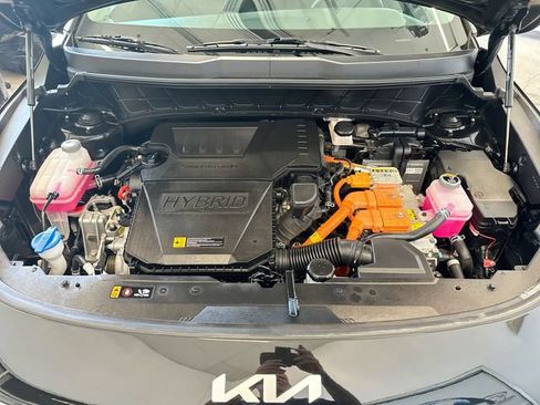 Certified 2024 Kia Niro LX FWD image 19
