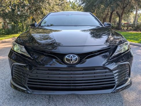 Used 2021 Toyota Camry LE FWD image 2