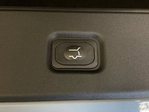 New 2026 Lincoln Navigator Reserve image 8