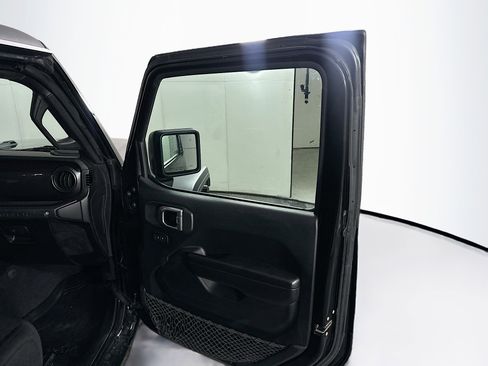 Used 2021 Jeep Wrangler Unlimited Sport image 31