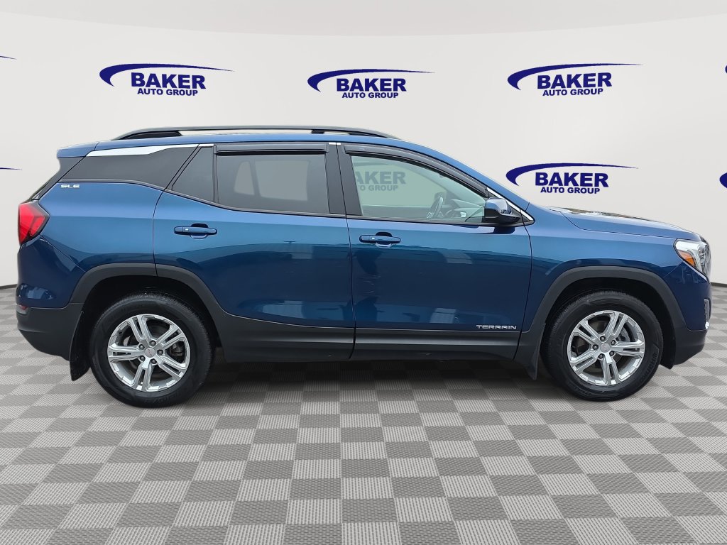 Used 2020 GMC Terrain SLE w/ Driver Convenience Package AWD/4WD image 2